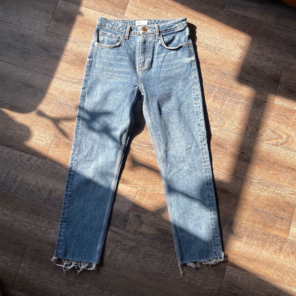 Zara NWOT High Rise Straight Leg Crop Blue Jeans w/ Unfinished Hem - US Size 4